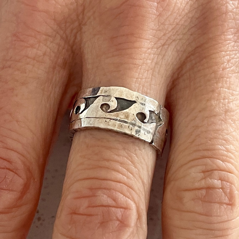 Solid Sterling Silver Wide Band Ring with Textured Exterior Size 6